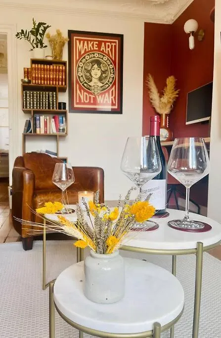 Appartement Republique Paris 11E Apartment